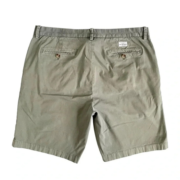 Vineyard Vines 9 Inch Bedford Cord Breaker Shorts - Picture 3 of 3
